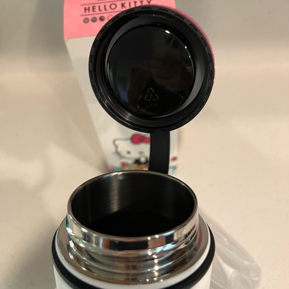 NWT Hello Kitty Cafe hydroflask type waterbottle - Picture 7 of 12